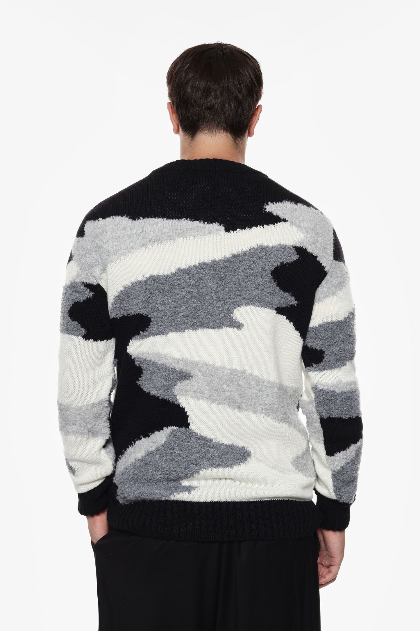 Maglione con stampa astratta a maniche lunghe