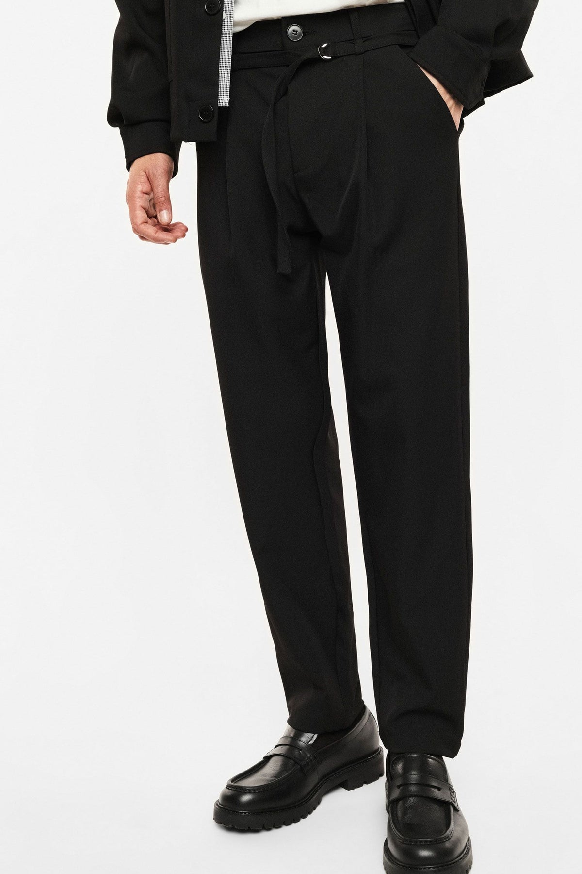 Pantaloni regular-fit con pince e cintura sottile Nero Imperial P89793D519