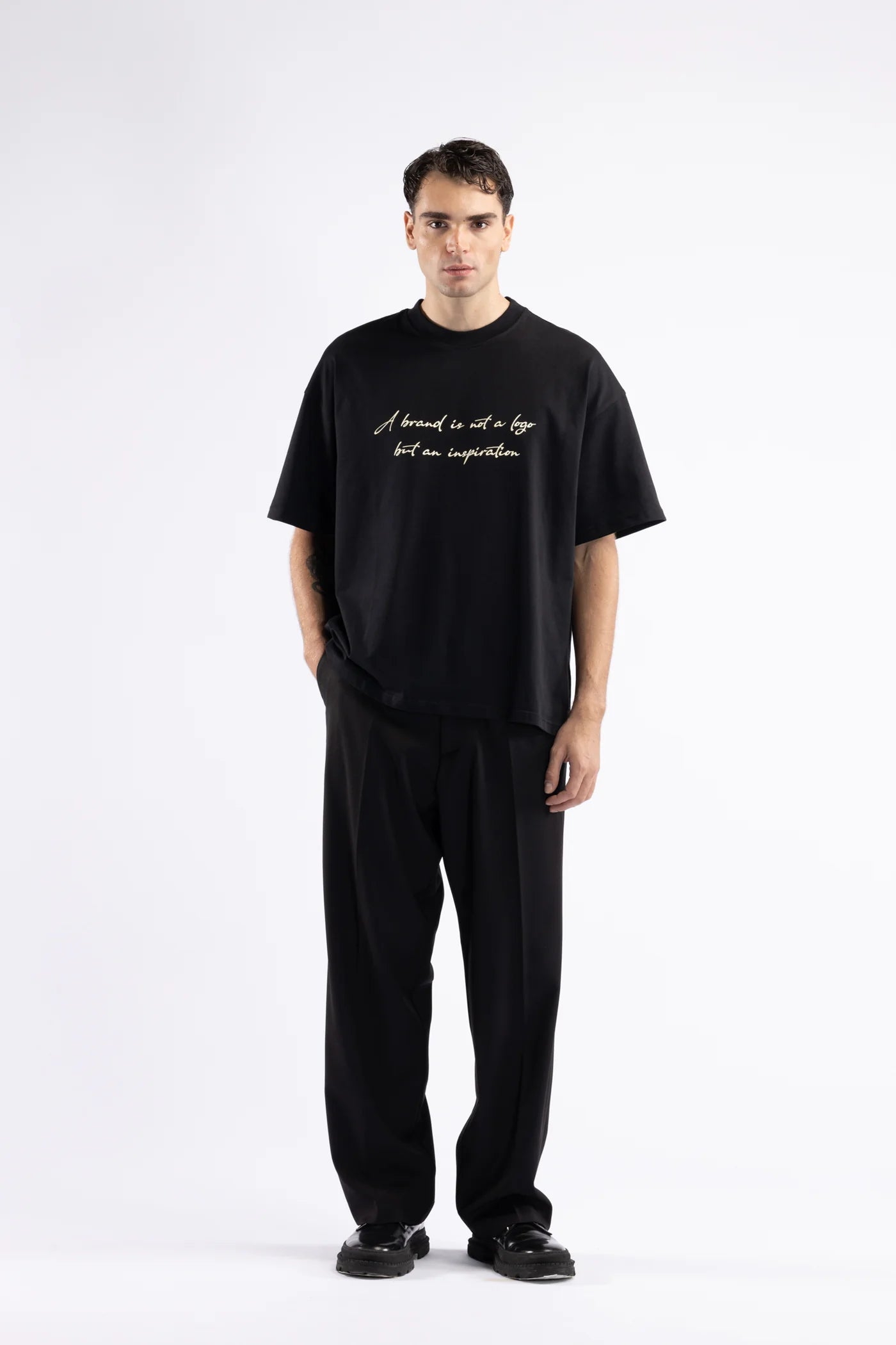 T-shirt oversize con stampa - Nero