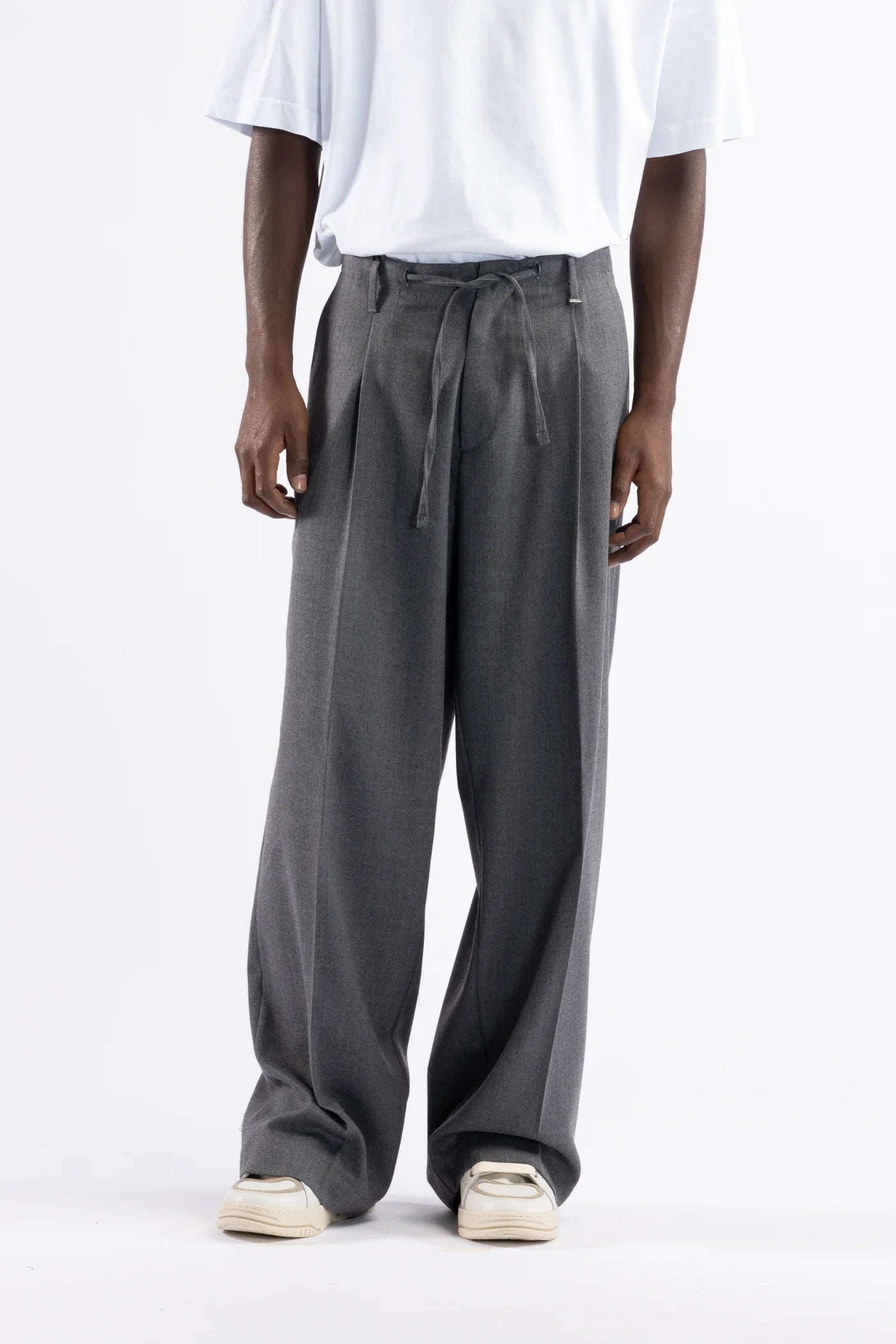 Pantalone fondo largo con coulisse in vita - Grigio