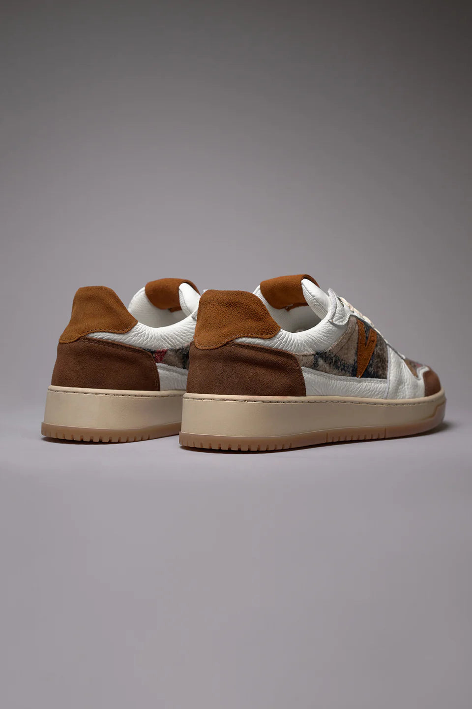 College - Sneakers bicolor cuoio e moro con inserti in tessuto