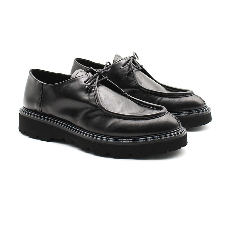 Stringata Pawelk's in pelle con suola in gomma