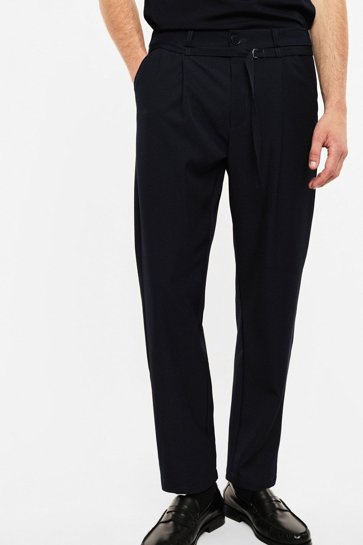 Pantaloni regular-fit con pince e cintura sottile Blu Imperial P89793D519