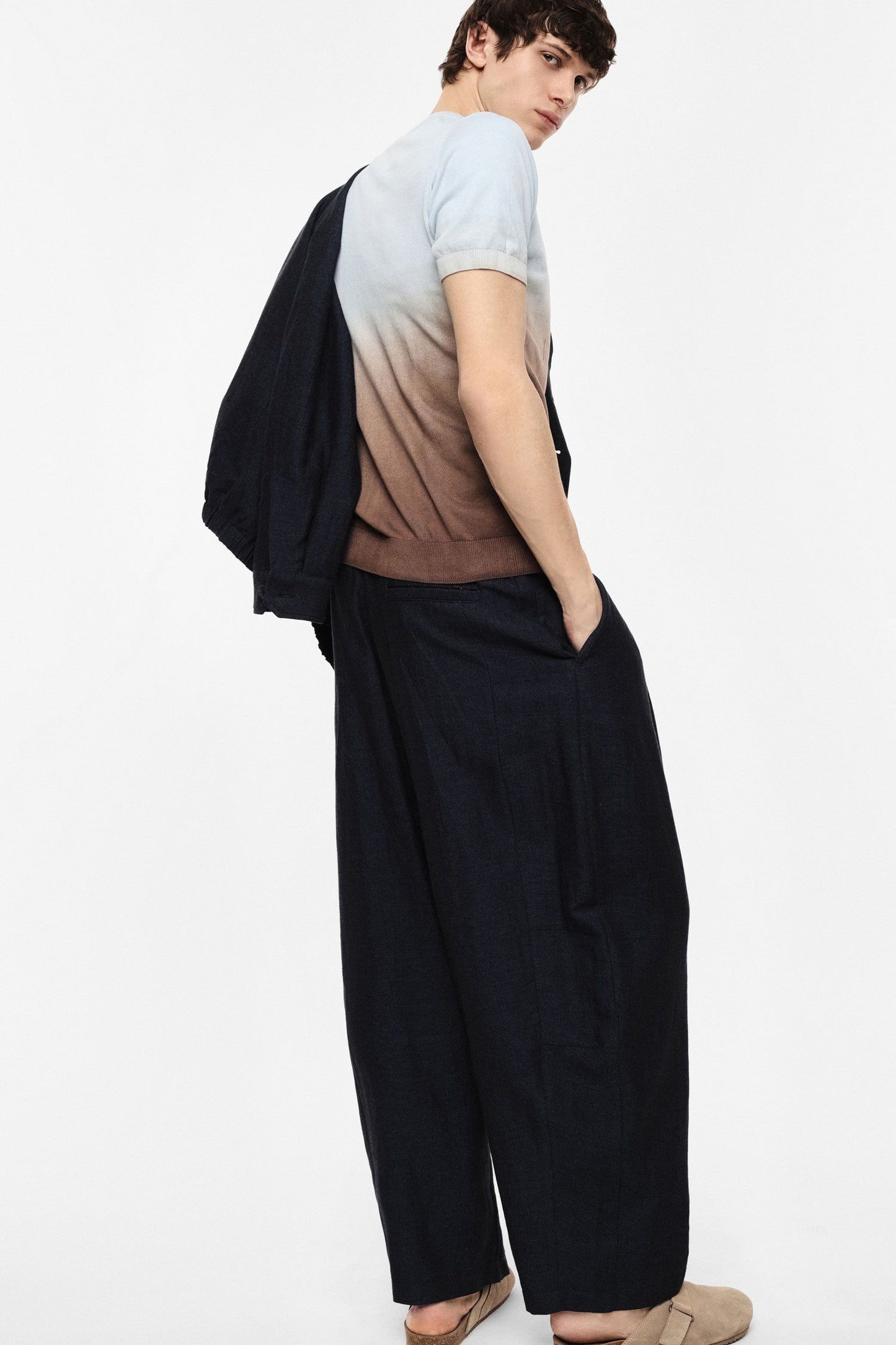Trousers baggy-fit