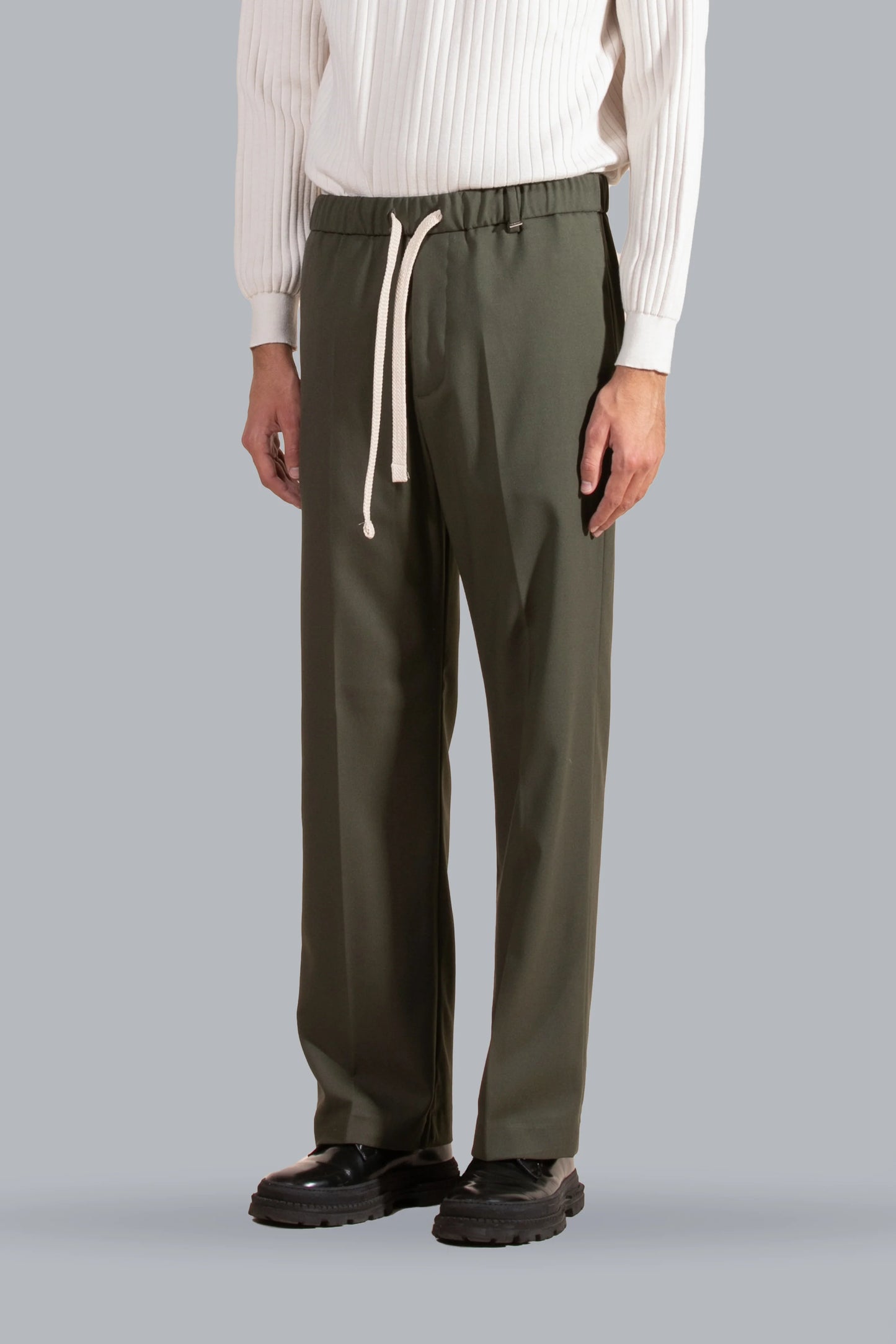 Pantalone con laccio fondo ampio