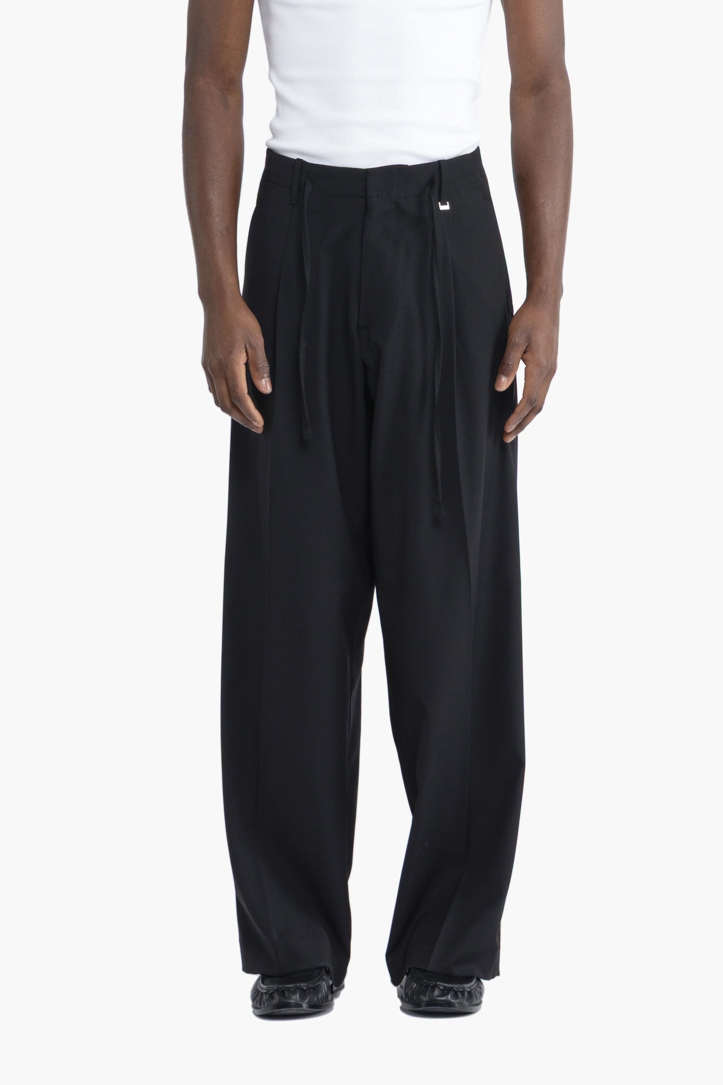 Pantalone con coulisse fondo molto ampio - Nero