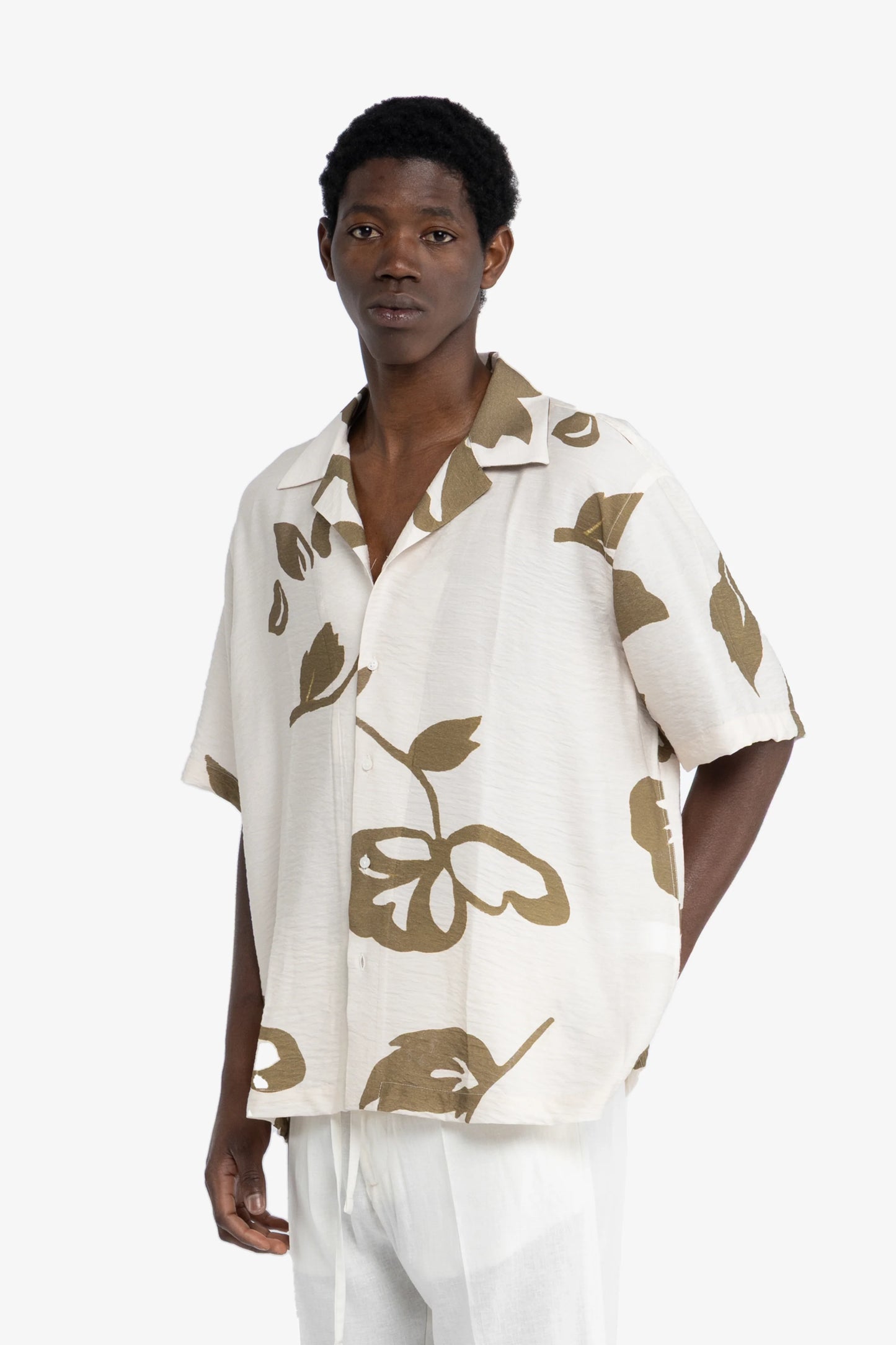 Camicia collo aperto con stampa