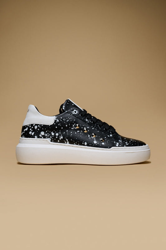 Vegas - Sneakers nere in pelle con retro bianco e borchie V2 Brand