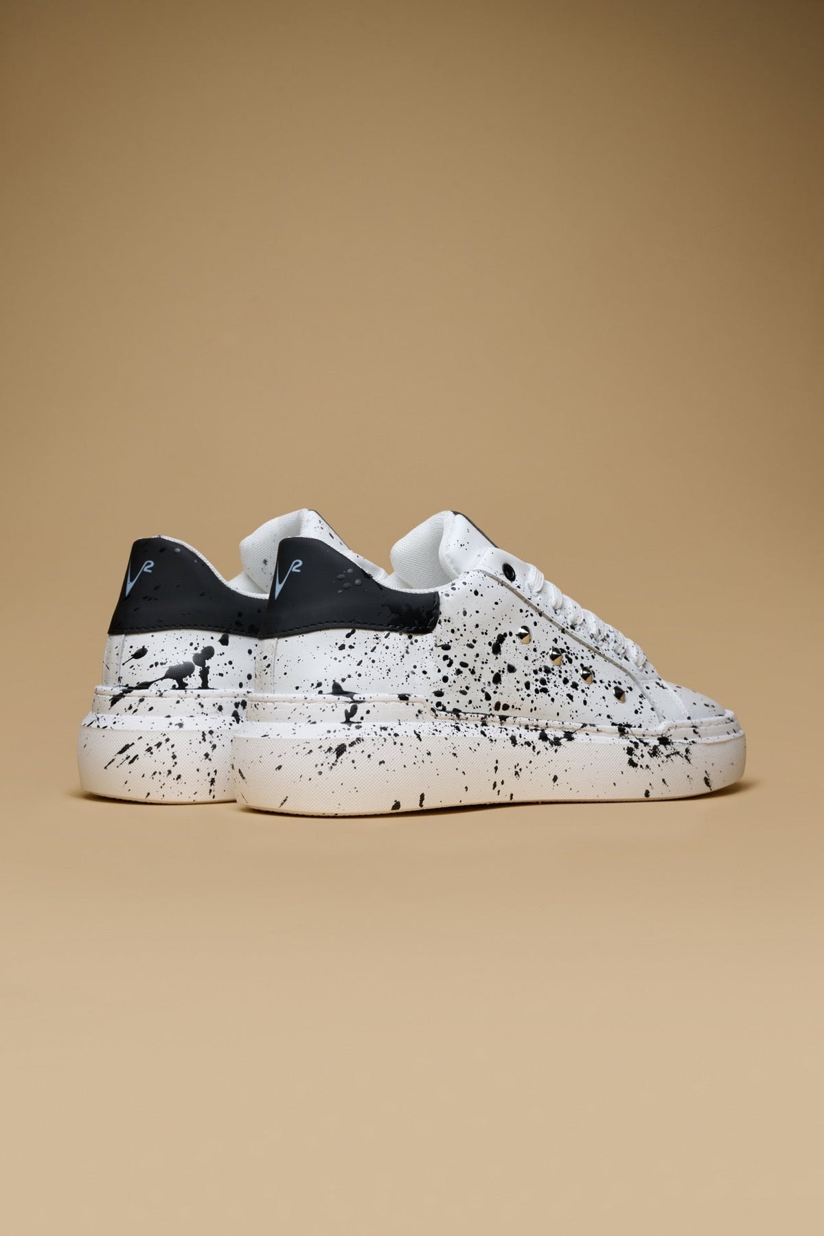 Vegas - Sneakers in pelle con retro nero e borchie V2 Brand