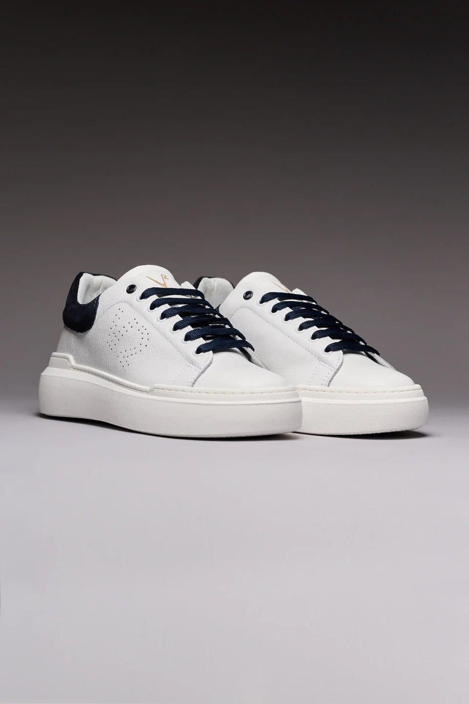 HAMMER - Sneakers a suola alta in pelle martellata con retro scamosciato e lacci blu