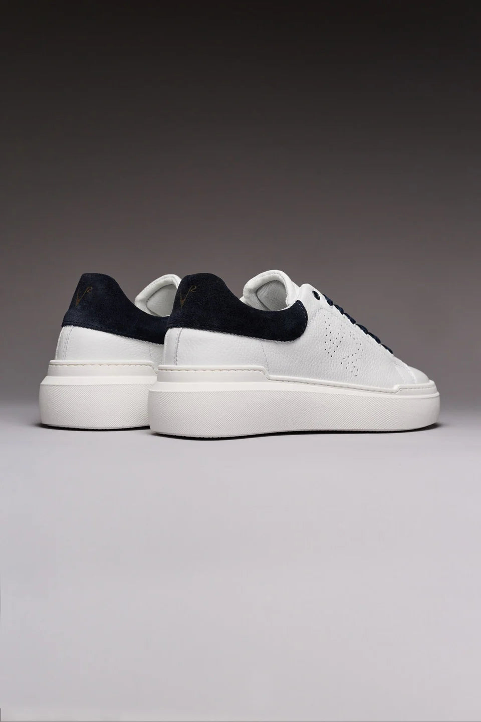 HAMMER - Sneakers a suola alta in pelle martellata con retro scamosciato e lacci blu