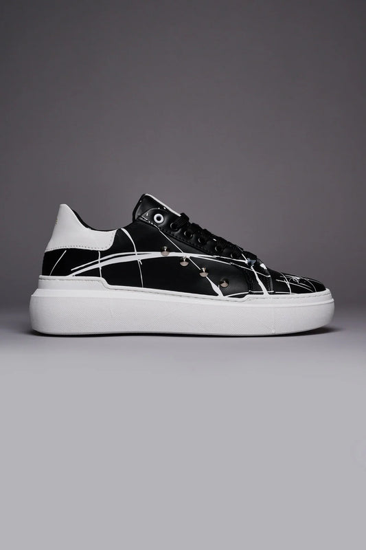VEGA - Sneakers a suola alta nera retro bianco con borchie e schizzi di vernice